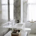 By Ginger Hotel