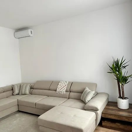 By Ginger Отель