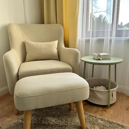 By Ginger Райхенбах-им-Фогтланд