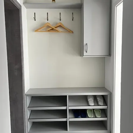 By Ginger Райхенбах-им-Фогтланд